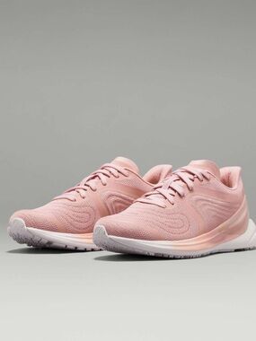 GUC Lululemon Blissfeel 2 Running Shoe 9
